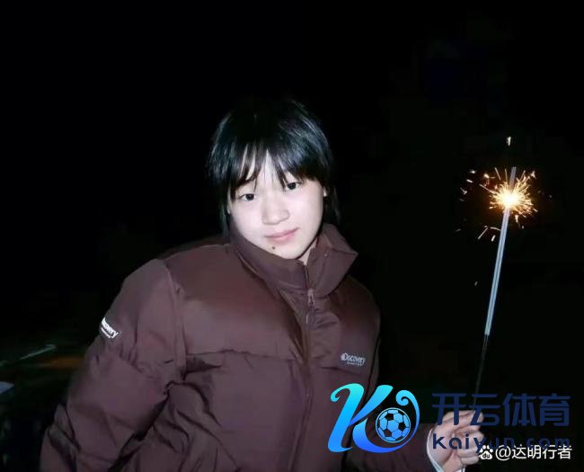 小女孩变仙女！全红婵晒新年好意思照，好意思好意思的成大密斯，已复返北京